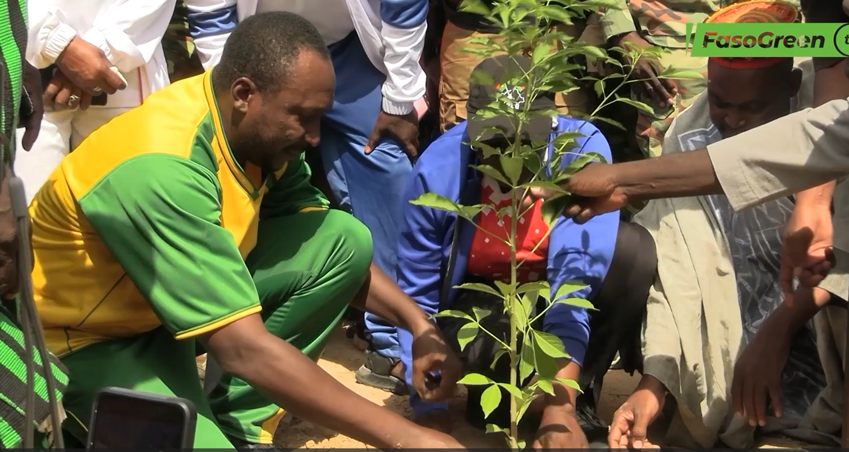 grand mu Célébration de la JNA en différé: 700 plants mis en terre à Tangsèghin