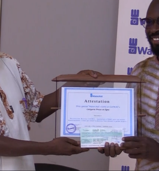 water aid Prix spécial WATER AID: Basile SAMA reçoit officiellement son chèque