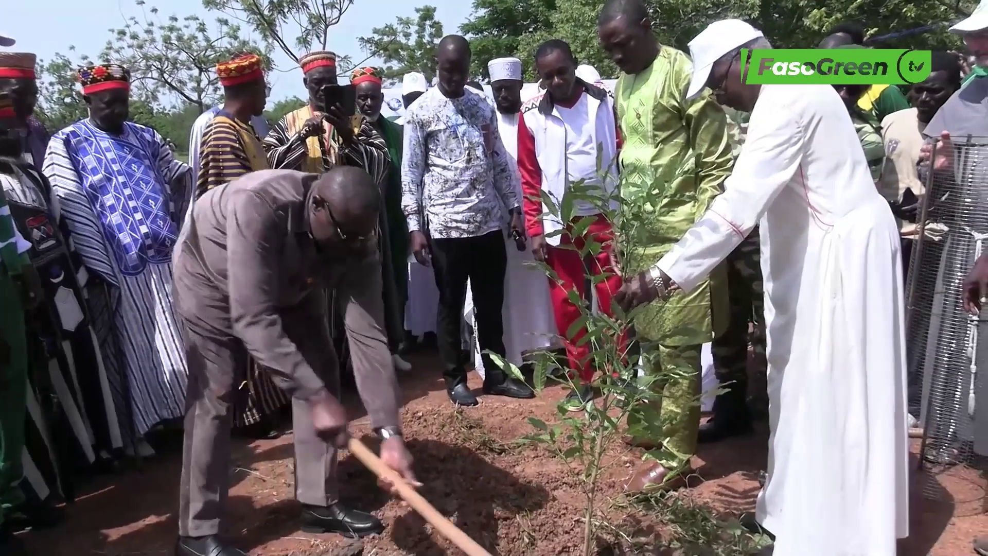 vlcsnap 2025 08 26 09h57m39s788 Campagne de reboisement 2025 : La paix et la cohésion sociale autour de l’arbre